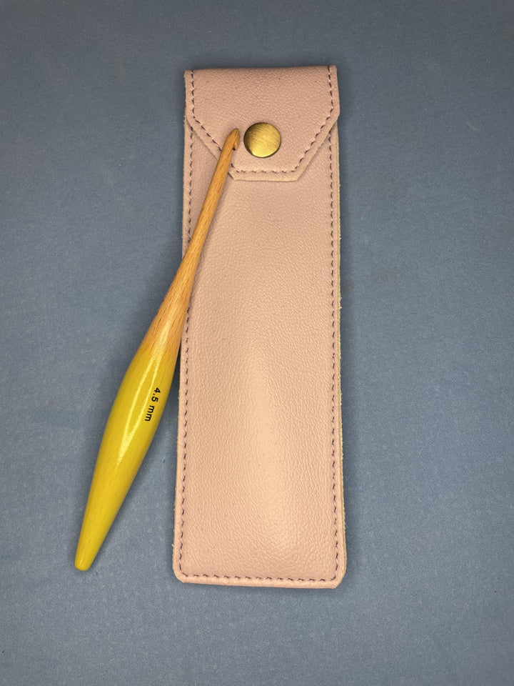 Coley Ergonomic Crochet Hook with pouch