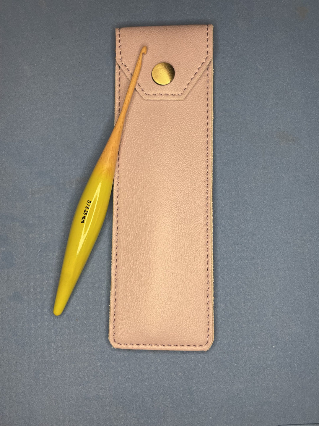 Coley Ergonomic Crochet Hook with pouch
