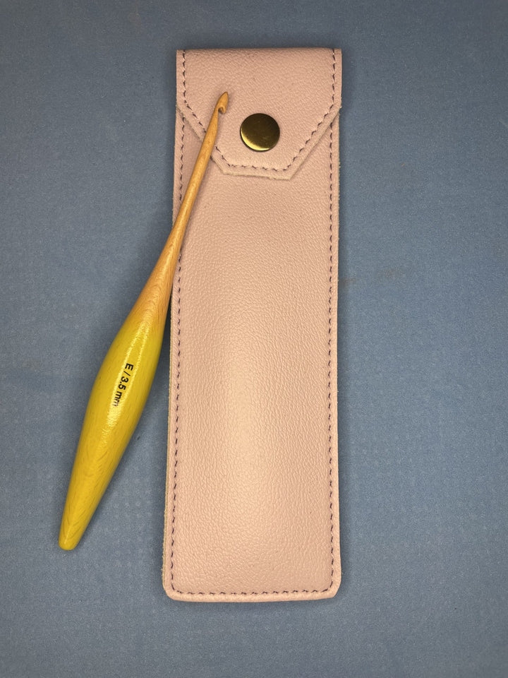 Coley Ergonomic Crochet Hook with pouch