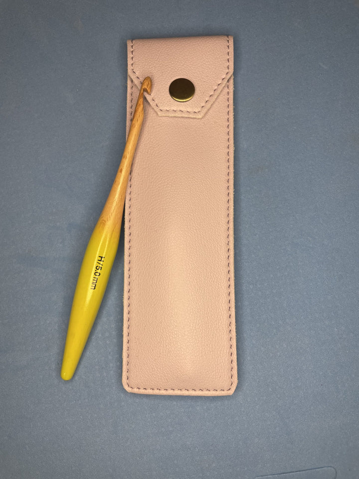 Coley Ergonomic Crochet Hook with pouch