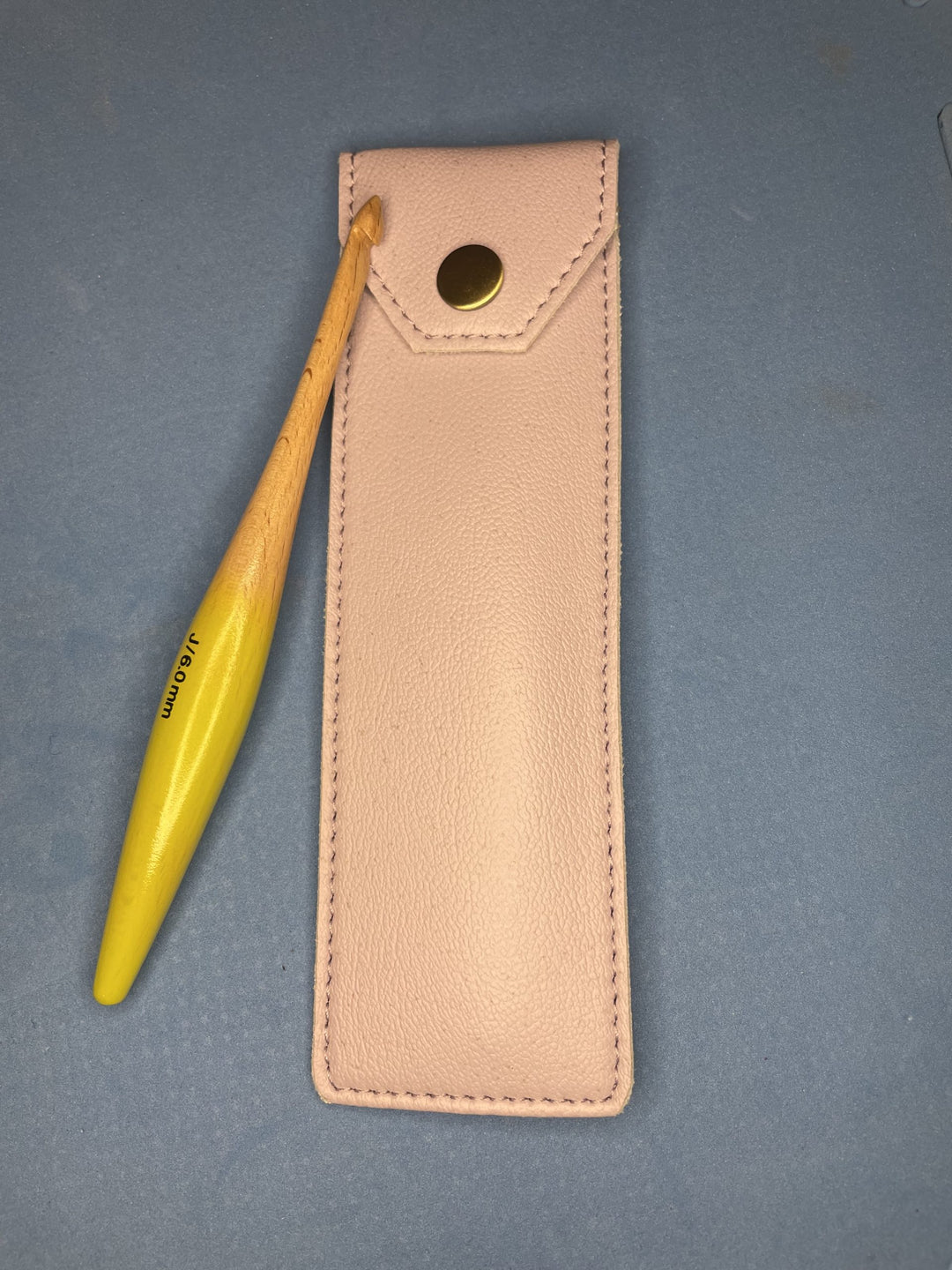 Coley Ergonomic Crochet Hook with pouch