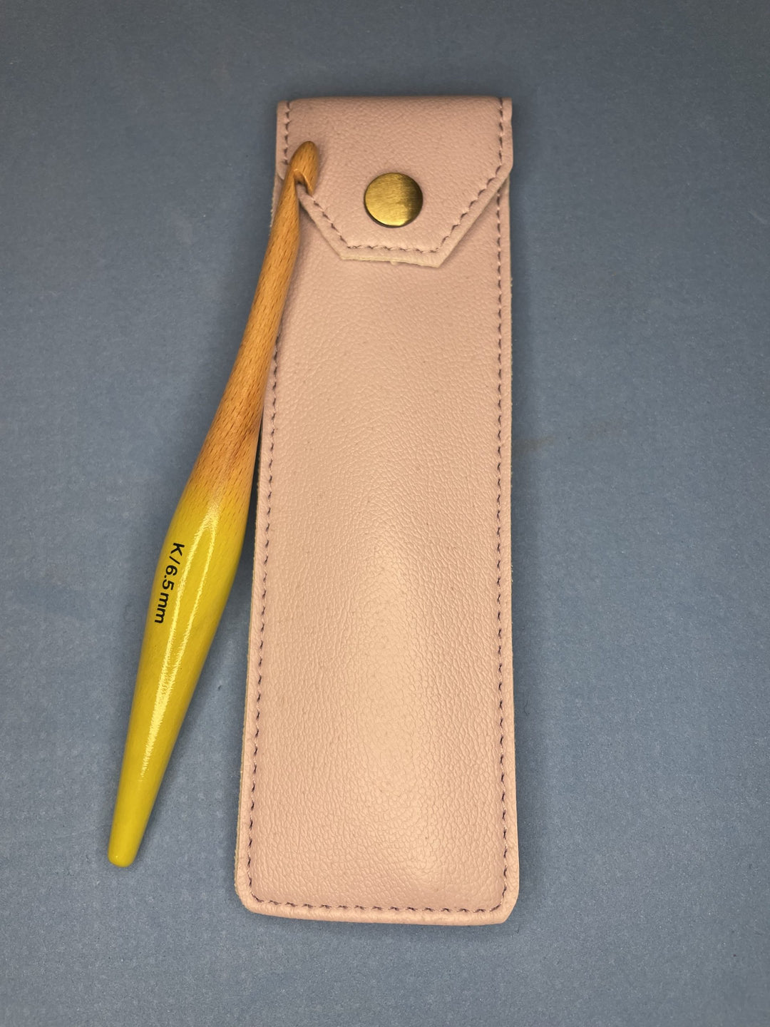 Coley Ergonomic Crochet Hook with pouch