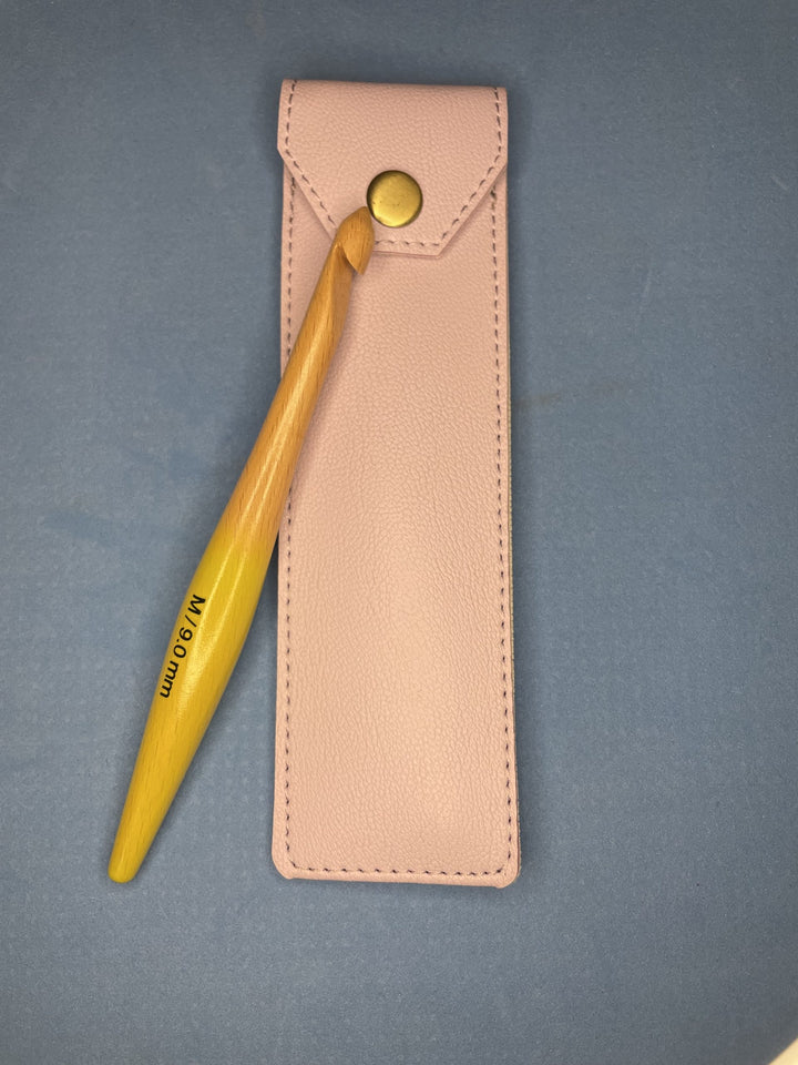 Coley Ergonomic Crochet Hook with pouch