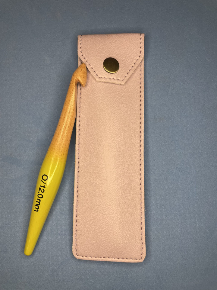 Coley Ergonomic Crochet Hook with pouch