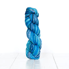 Load image into Gallery viewer, Urth Galatea Bulky Weight 100% Cotton
