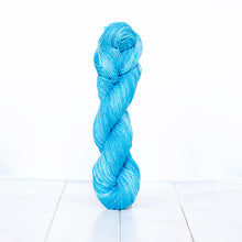 Load image into Gallery viewer, Urth Monokrom 100% Mercerized Cotton
