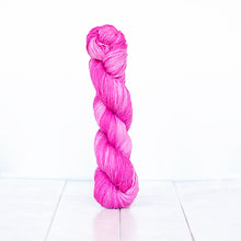 Load image into Gallery viewer, Urth Monokrom 100% Mercerized Cotton
