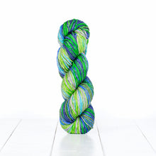Load image into Gallery viewer, Urth Uneek - Worsted
